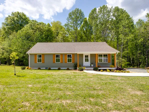 8266 Hoskins Hollow Rd, Westmoreland, TN 37186