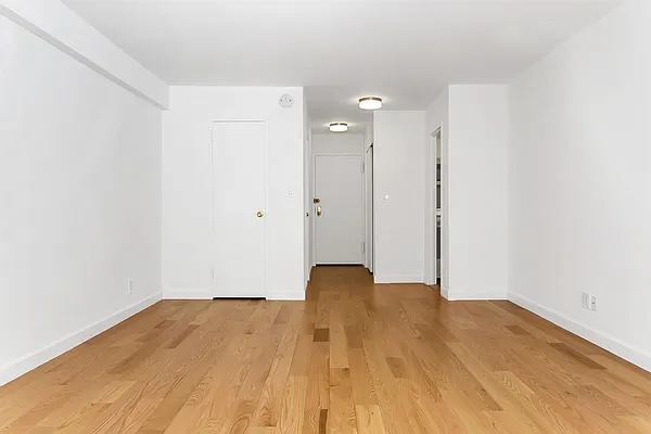 Rented by RELO REDAC INC. | media 6
