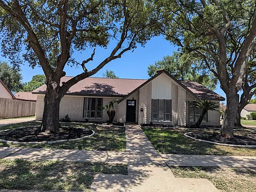 6102 Hummingbird St Photo 1