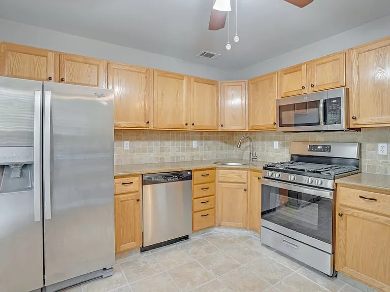 2269 Nash Ct — Photo 8