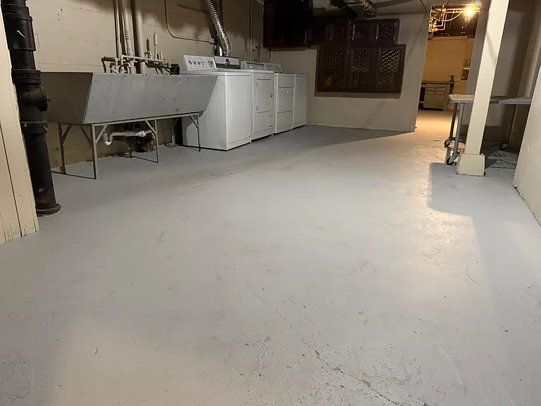 Washer / dryer in basement