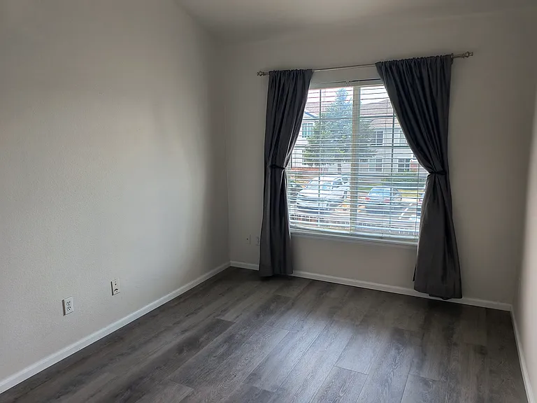 8385 Stonybridge Cir — Photo 20