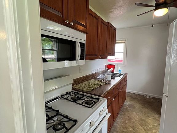 2nd image of 2121 N Broadway St