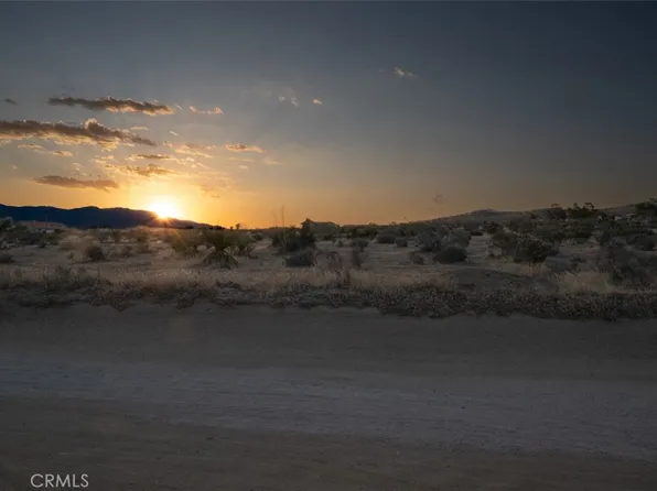 10225 Bella Vista St, Apple Valley, CA 92308