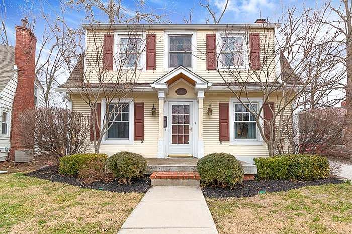 2nd image of 542 Powell Pl