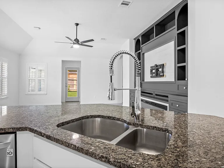 3200 Falconhead — Photo 11
