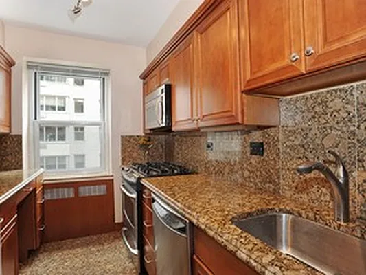 Sold by Corcoran | media 21