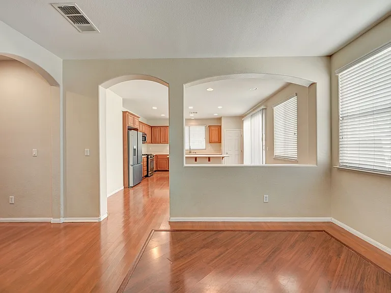 4421 Desert Home Ave — Photo 14