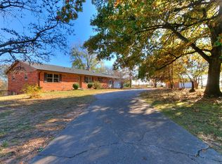 23452 W Hilltop Cir, Washington, OK 73093