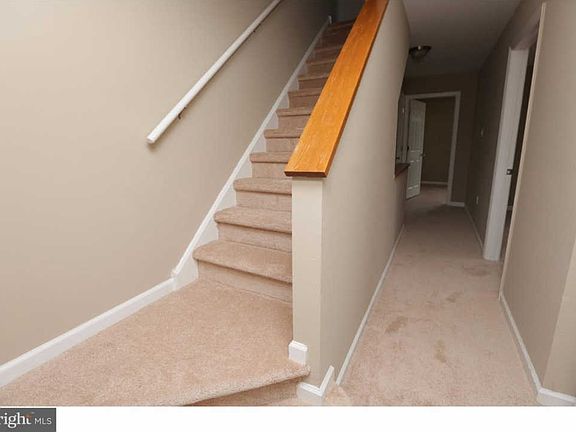 5th image of 1818 Wilmot St