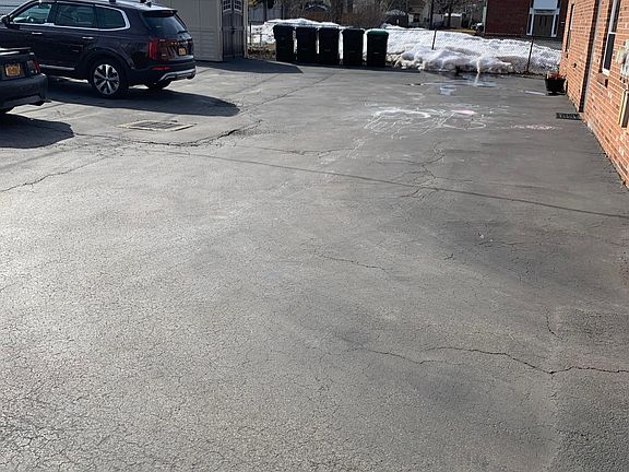 2nd image of 985 Sheridan Dr APT 3