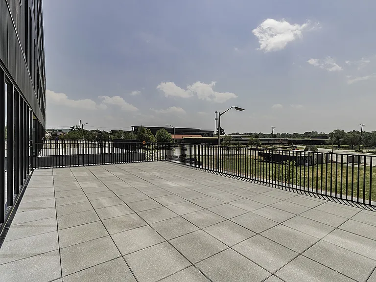 202 Railside — Photo 30