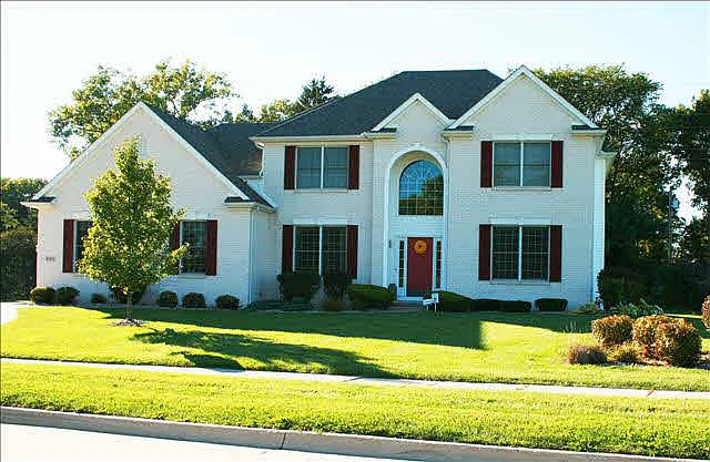 1661 Glenridge Ln photo 1
