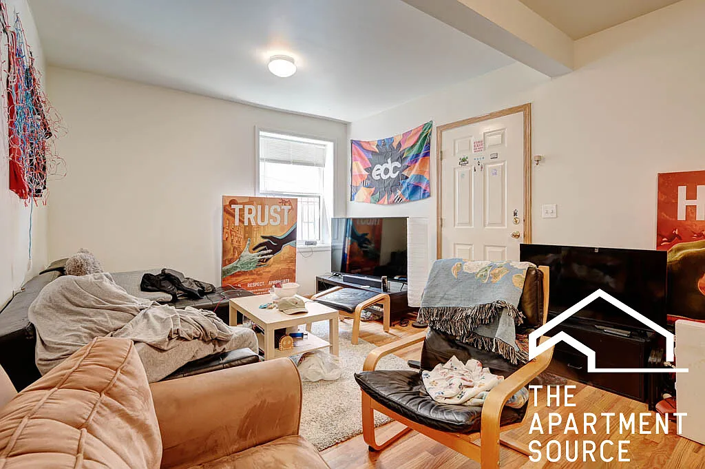 Building Photo - 1446 N Leavitt St #1F