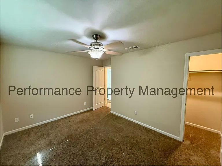 9024 Selma St — Photo 11