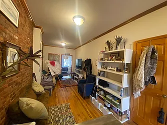 Rented by R New York