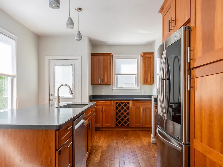 11 Atlantic St #0 — Photo 10