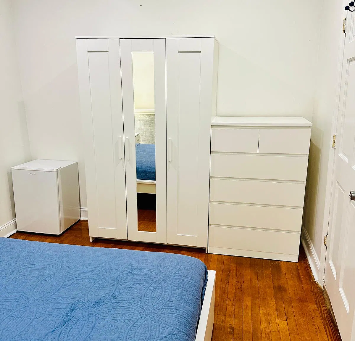 3 bed, 2014 sqft, $1,200 — Photo 2