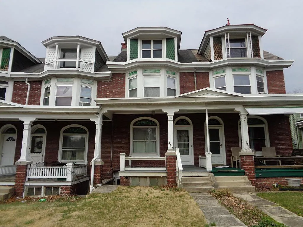 443 N State St photo 1