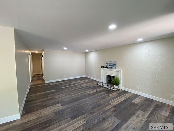 4th image of 818 Maplewood Dr