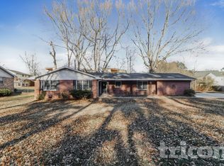 4076 Parkway Cir, Duluth, GA 30096
