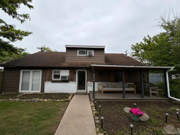 26148 Lamour St, Harrison Township, MI 48045