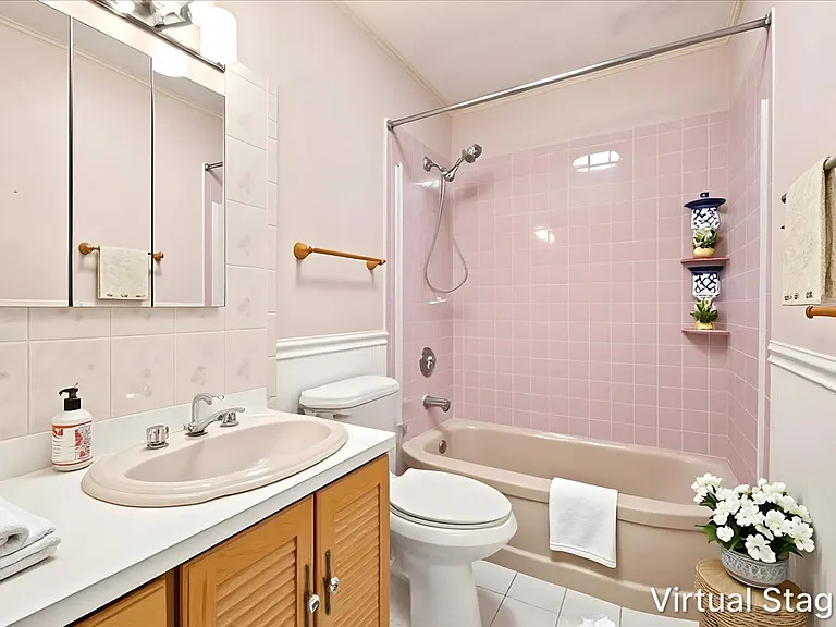 Full Bathroom on Bedroom Level VS