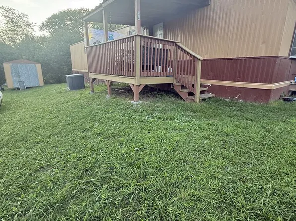 54 Warrick Ln, Oak Hill, WV 25901