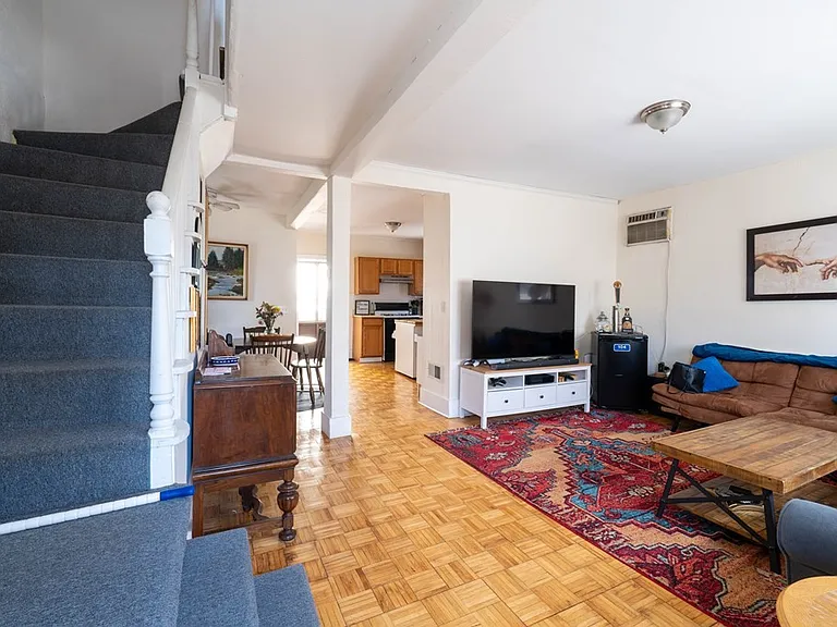 5 Village St — Photo 4
