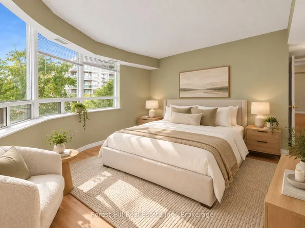 555 Wilson Heights Blvd #308, Toronto, ON M3H 6B5