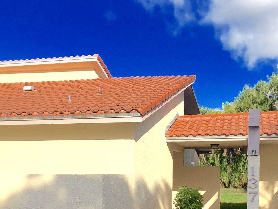 1st image of 137 NW 45th Ave
