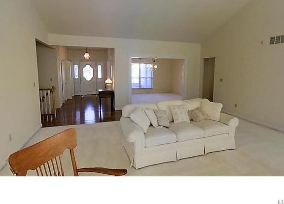 5th image of 3452 Erman Ave