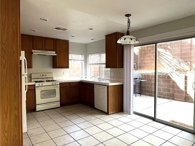 913 Toro Canyon Ln — Photo 5
