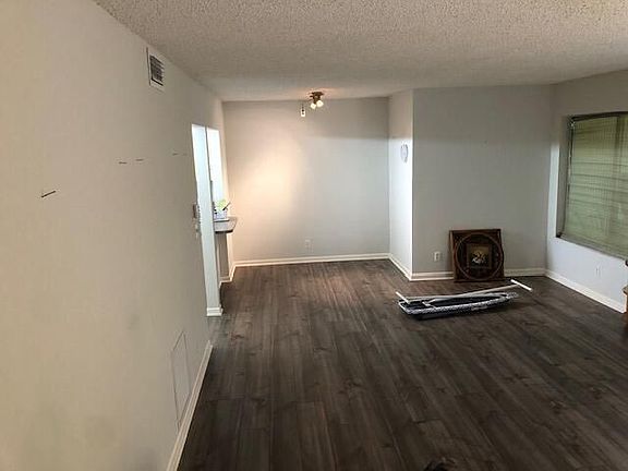4th image of 434 Pine Glen Ln APT C-2