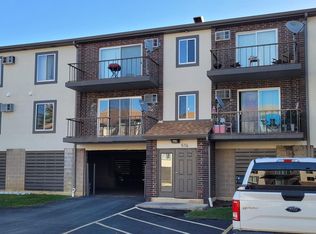 514 Kiowa Cir #202, Naperville, IL 60565