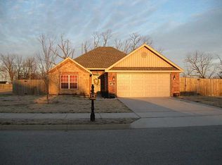 2319 Aspen St, Siloam Springs, AR 72761