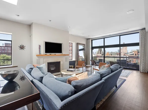 256 West Tenth Street image 1 of 1