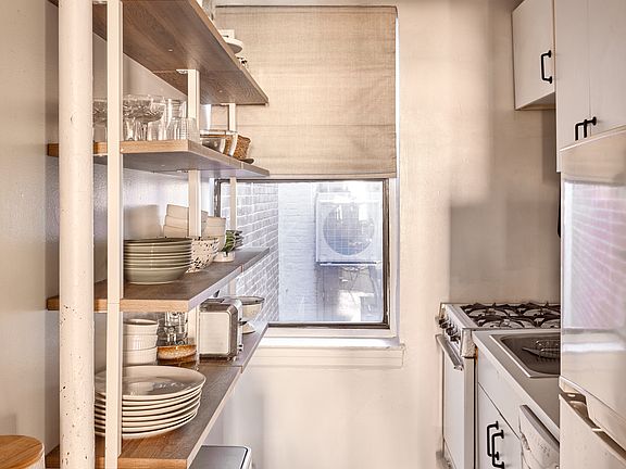 4th image of 242 E 87th St APT 5F