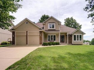 2202 NE Greenwich Ct, Blue Springs, MO 64014