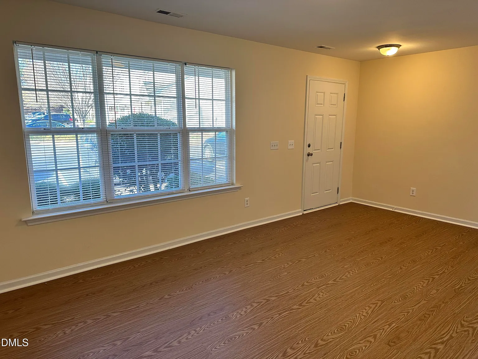 2 bed, 2.5 bath, 1268 sqft, $1,495 — Photo 4
