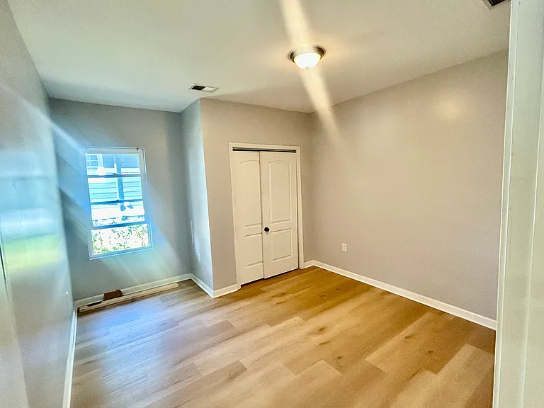 781 Peyton Ave NW — Photo 5