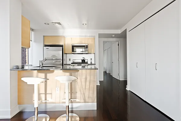 Rented by Corcoran | media 14