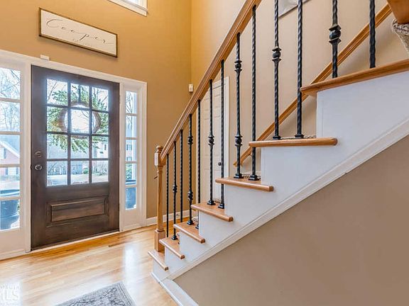 3rd image of 841 Millvale Pl
