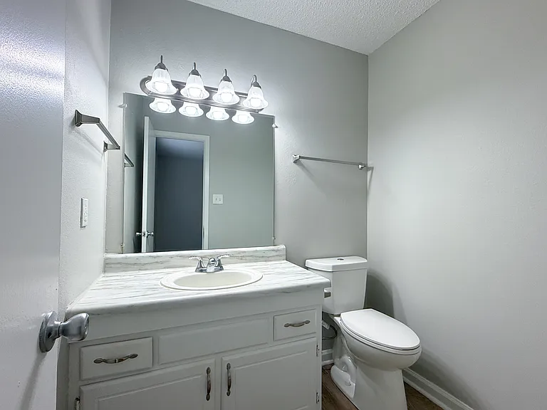 Hidden Pointe Apartments — Photo 43