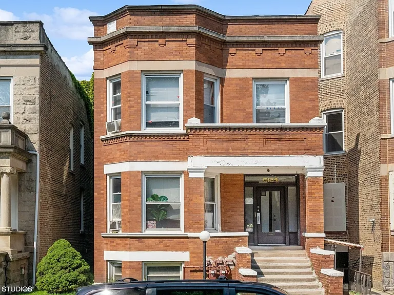 6124 S Champlain Ave #BASEMENT — Photo 1
