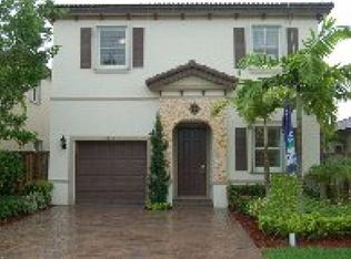 31 NW 185th Ter, Miami Gardens, FL 33169