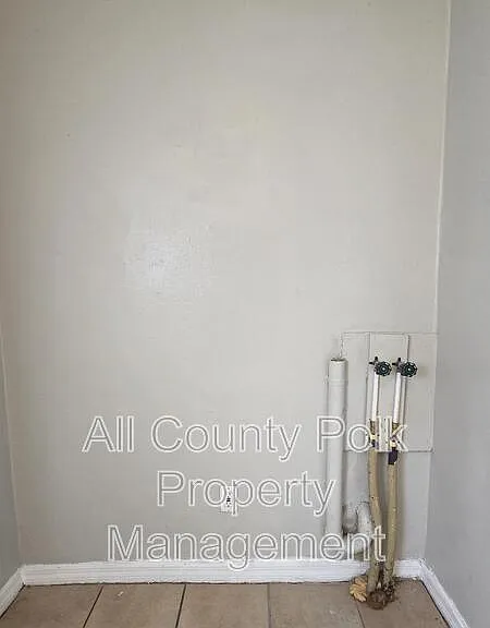 601 SE 2nd St — Photo 7