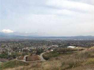 35 Ridge Line Dr, San Bernardino, CA 92407