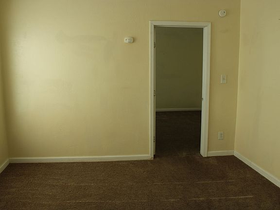 5th image of 2218 S Taylor St #G8