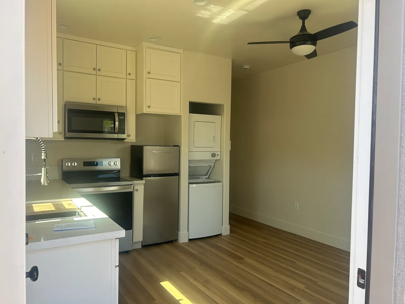 1 bed, 488 sqft, $2,700 — Photo 2